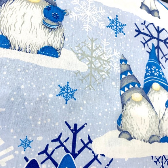 Bavlnená látka - Vianoční trpaslíci a snehové vločky modrá